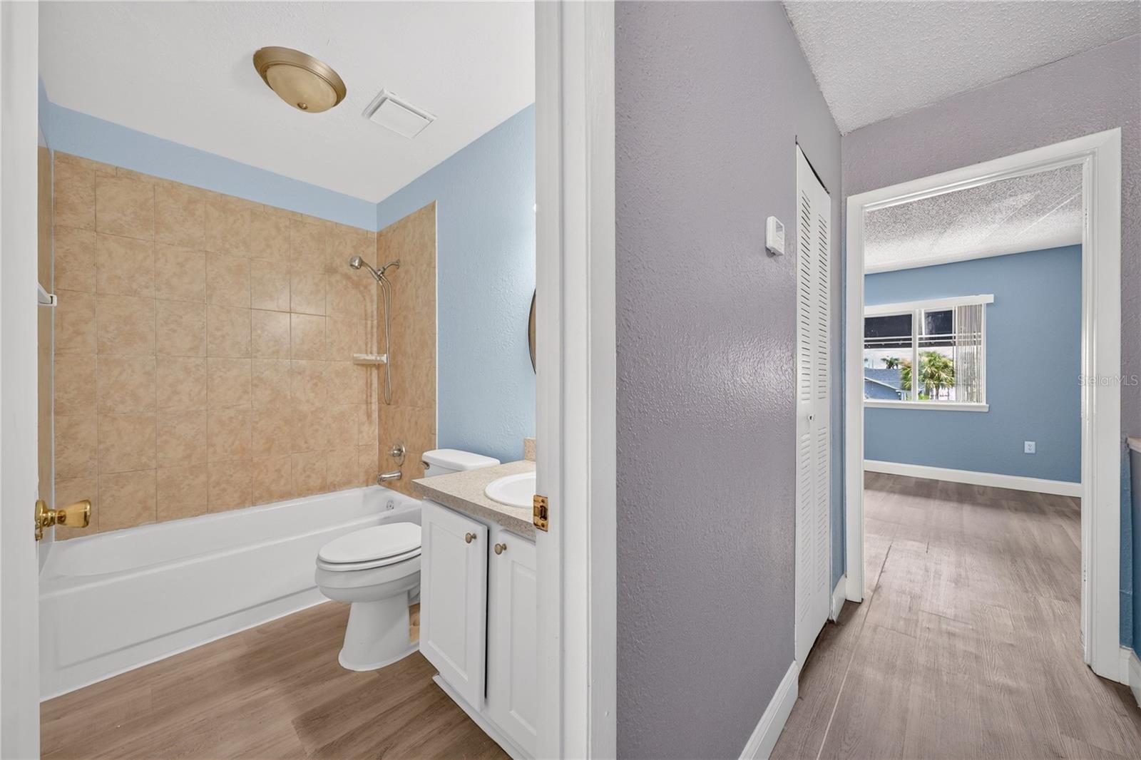 AVALON CONDO - Residential