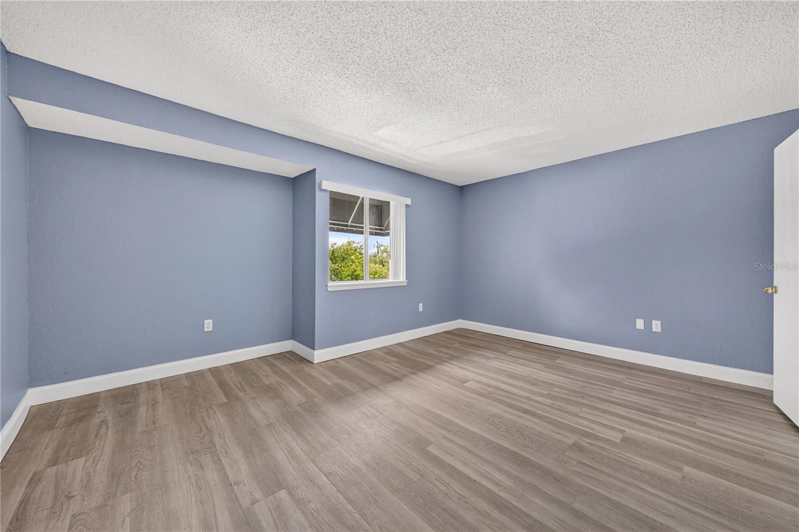 AVALON CONDO - Residential