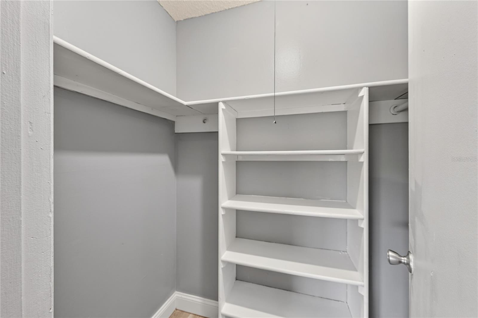 AVALON CONDO - Residential