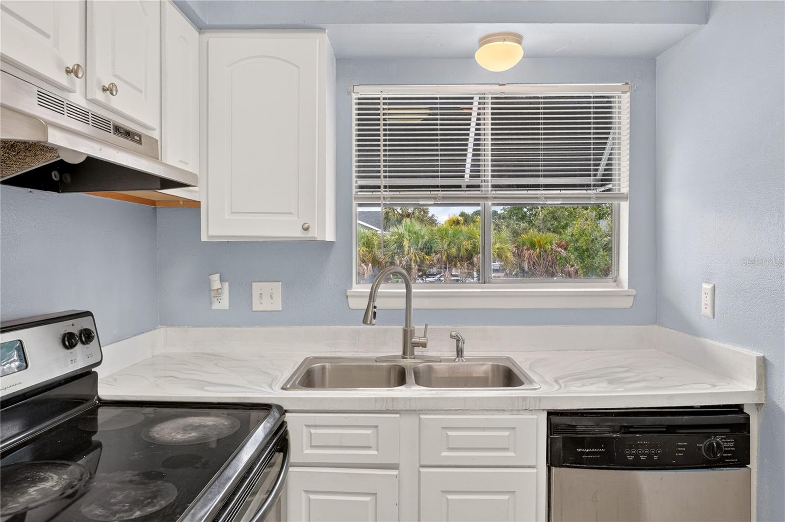 AVALON CONDO - Residential
