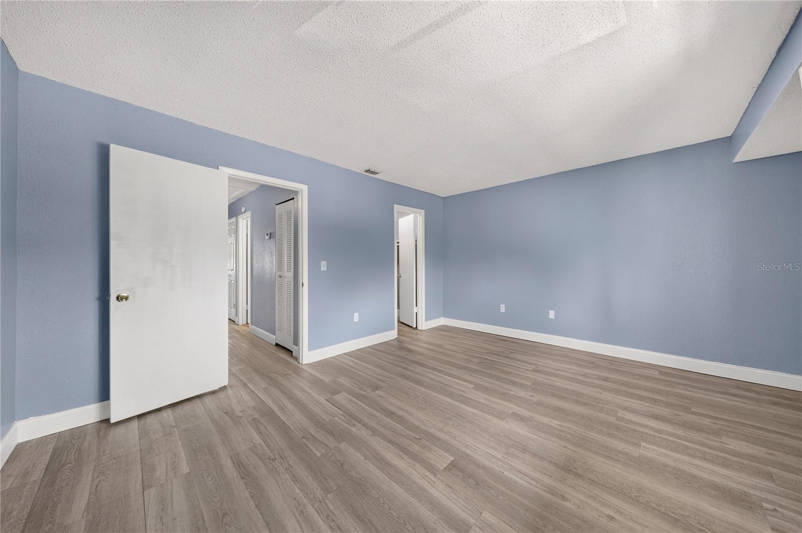 AVALON CONDO - Residential