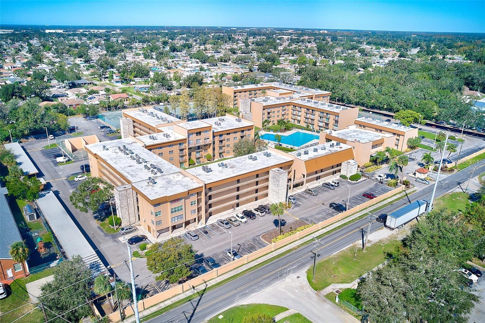 THE TAMPA RACQUET CLUB A CONDO - Residential