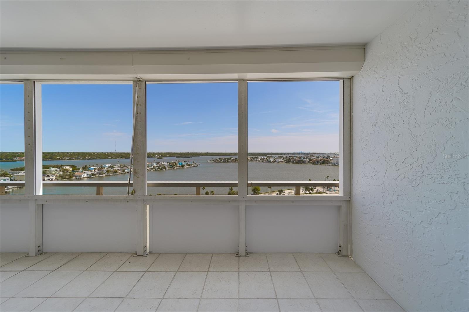REDINGTON TOWERS BLDG 2 CONDO - Residential
