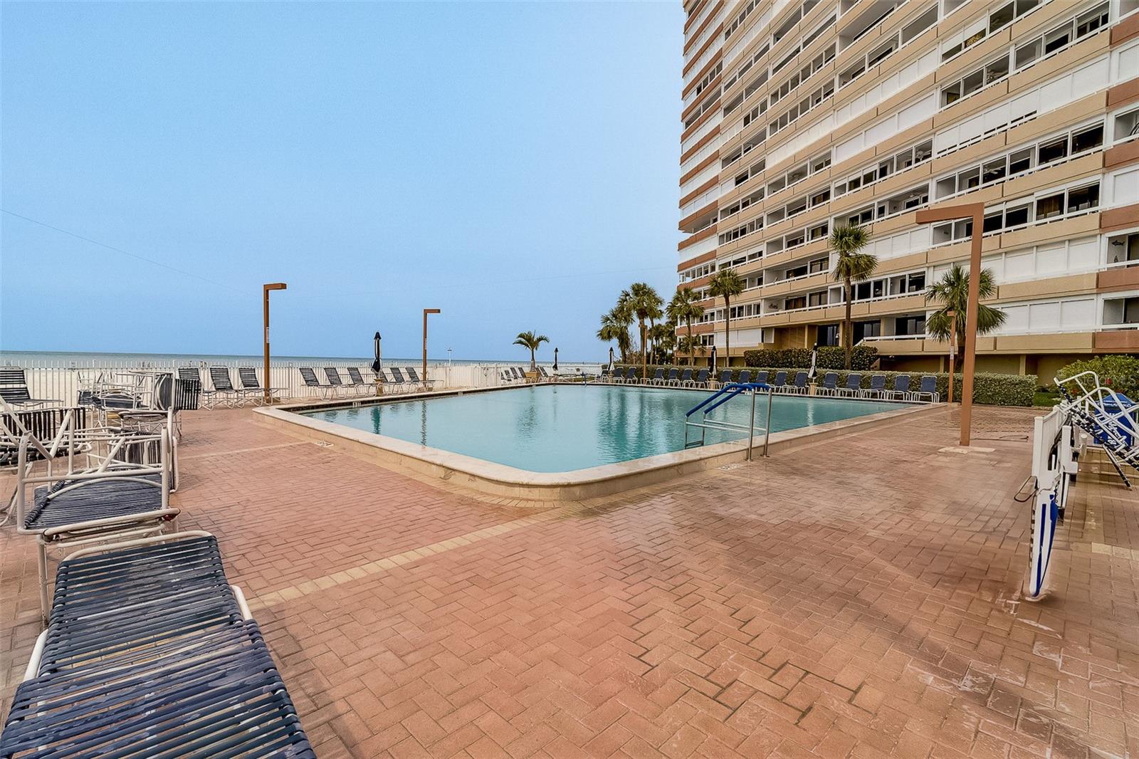 REDINGTON TOWERS BLDG 2 CONDO - Residential