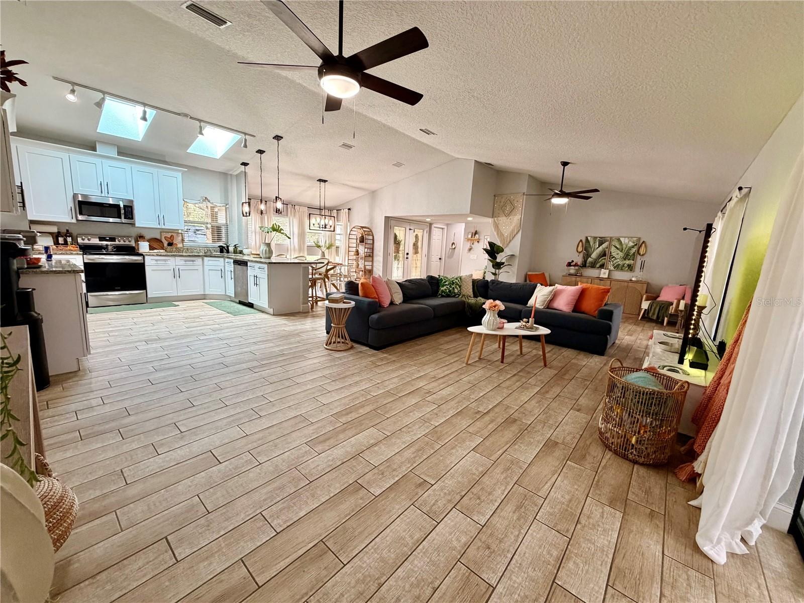 SPRING HILL - Residential