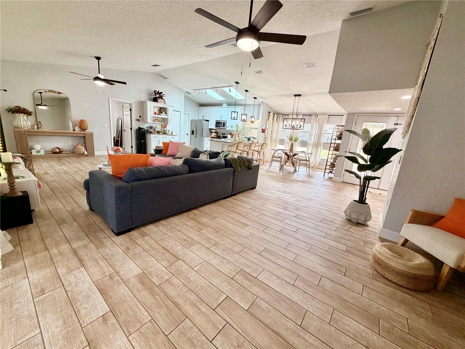 SPRING HILL - Residential