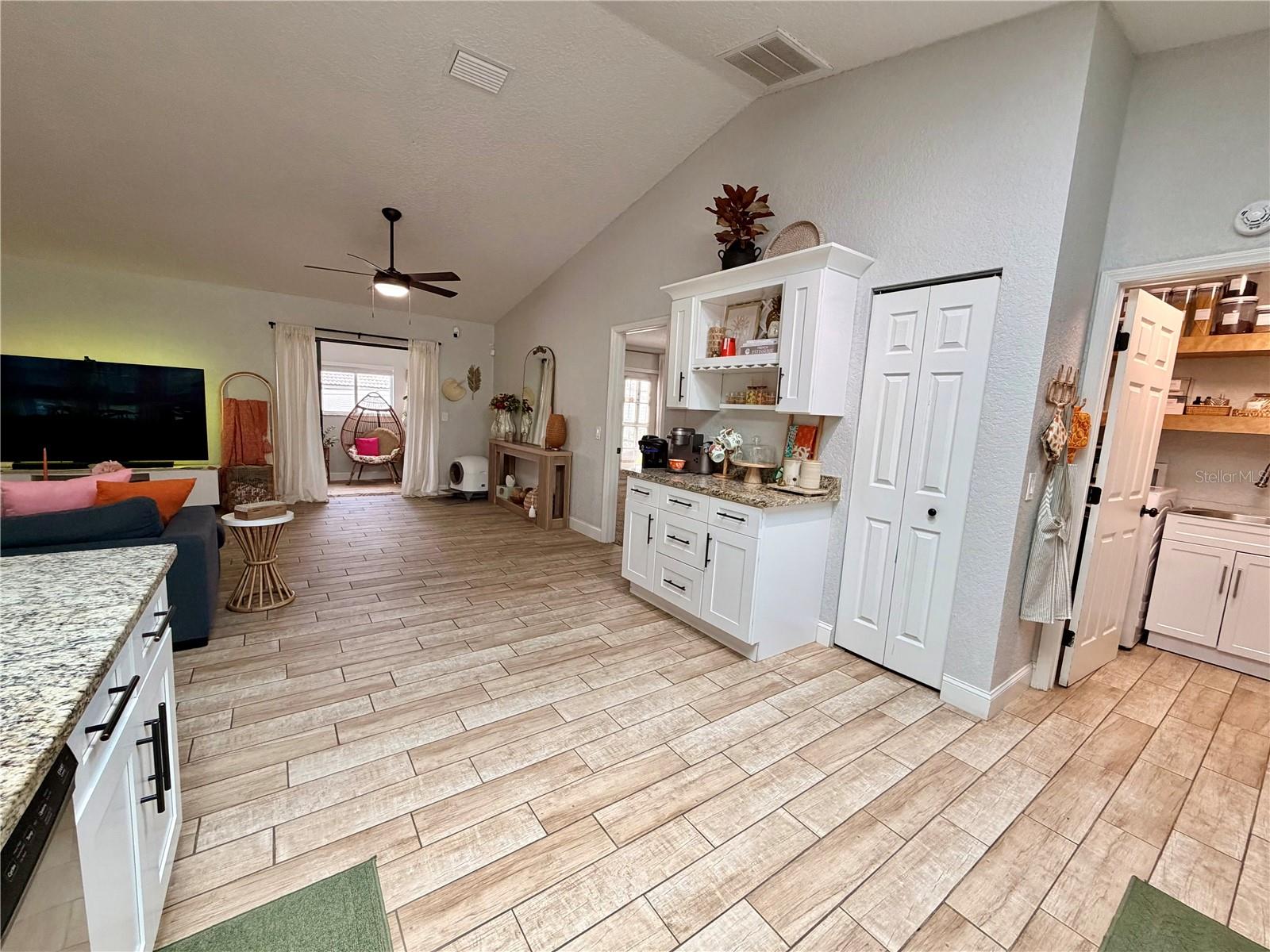 SPRING HILL - Residential