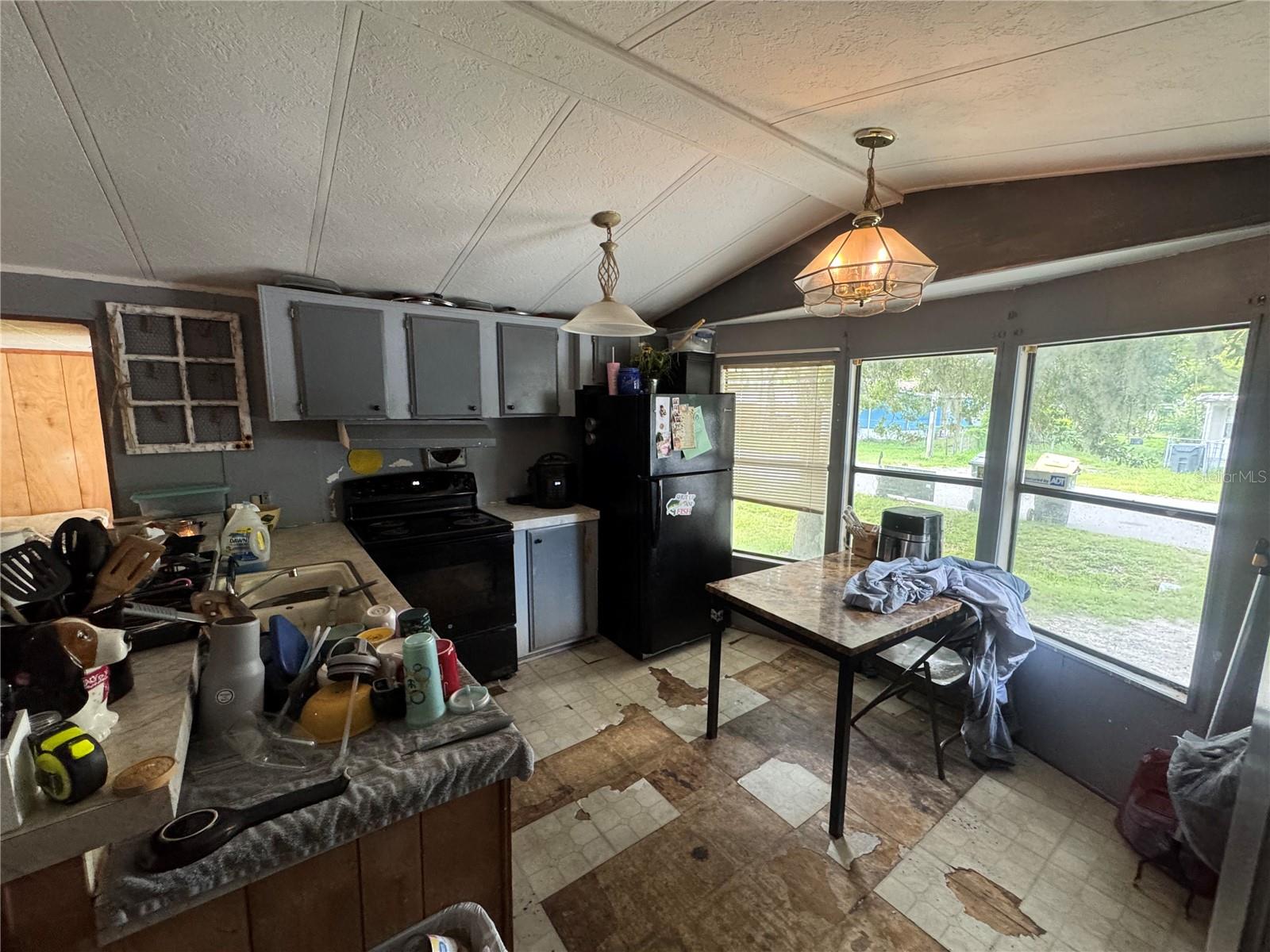 ROBINSON PINES - Residential