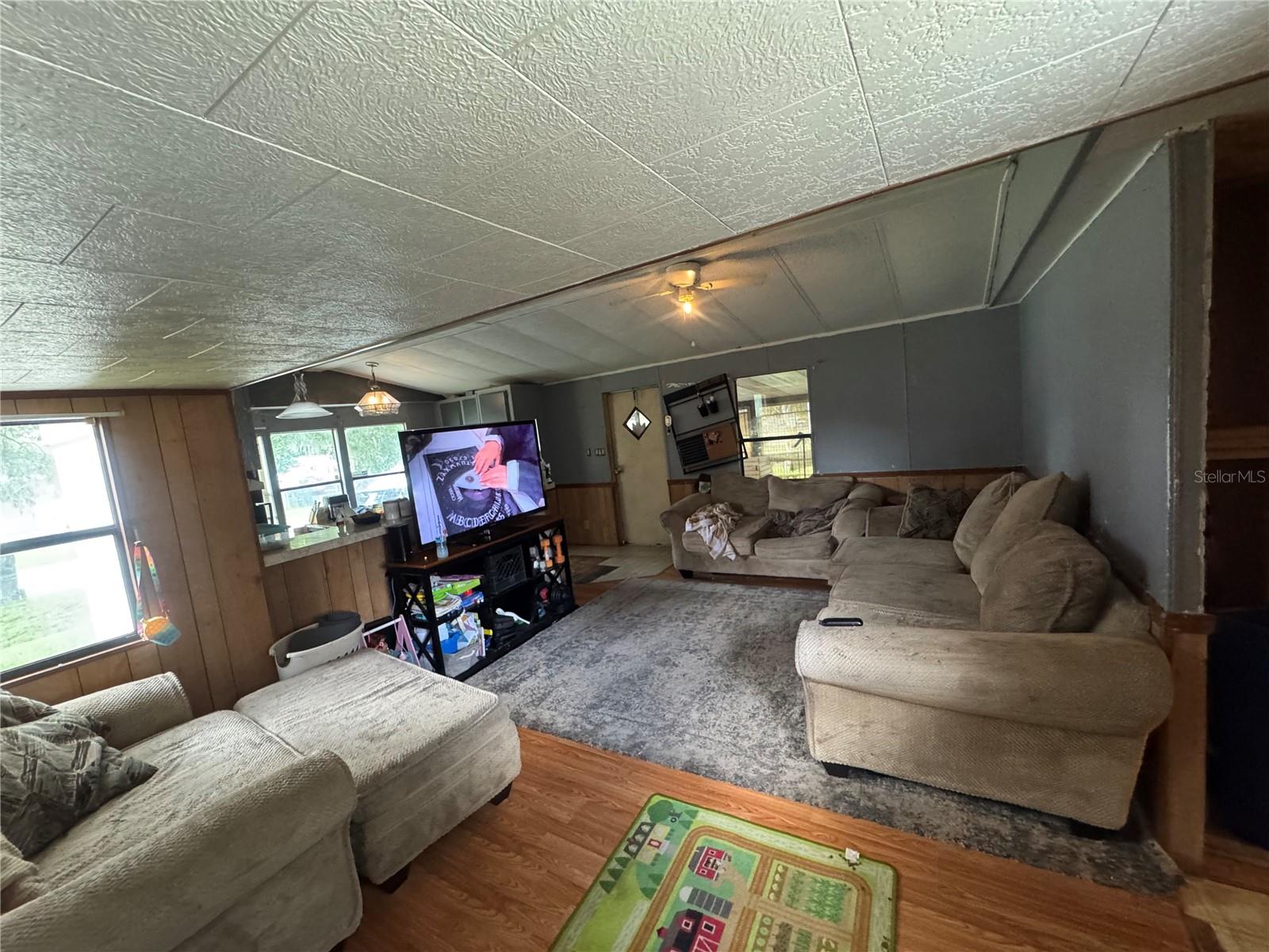ROBINSON PINES - Residential