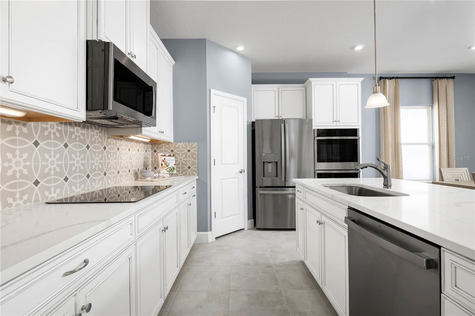 AVALON WOODS - Residential
