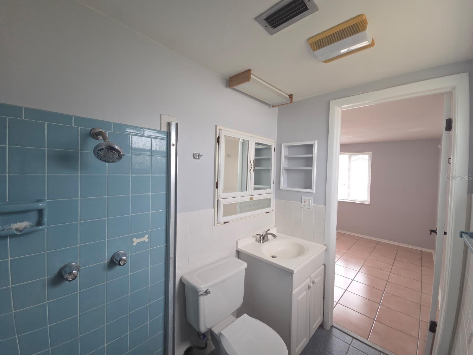 BEACON SQUARE - Residential Lease