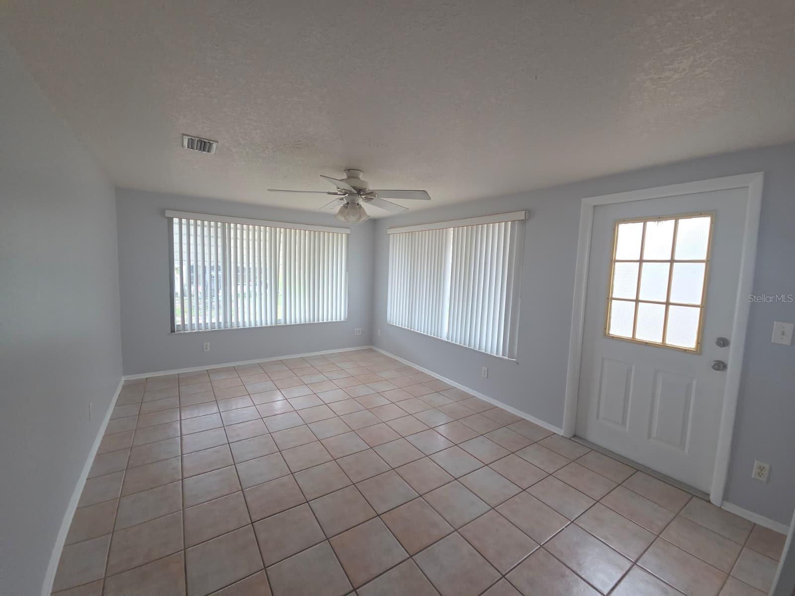 BEACON SQUARE - Residential Lease