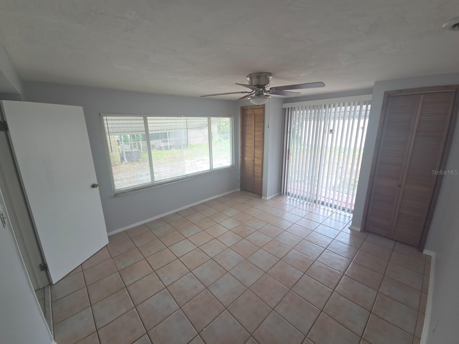 BEACON SQUARE - Residential Lease