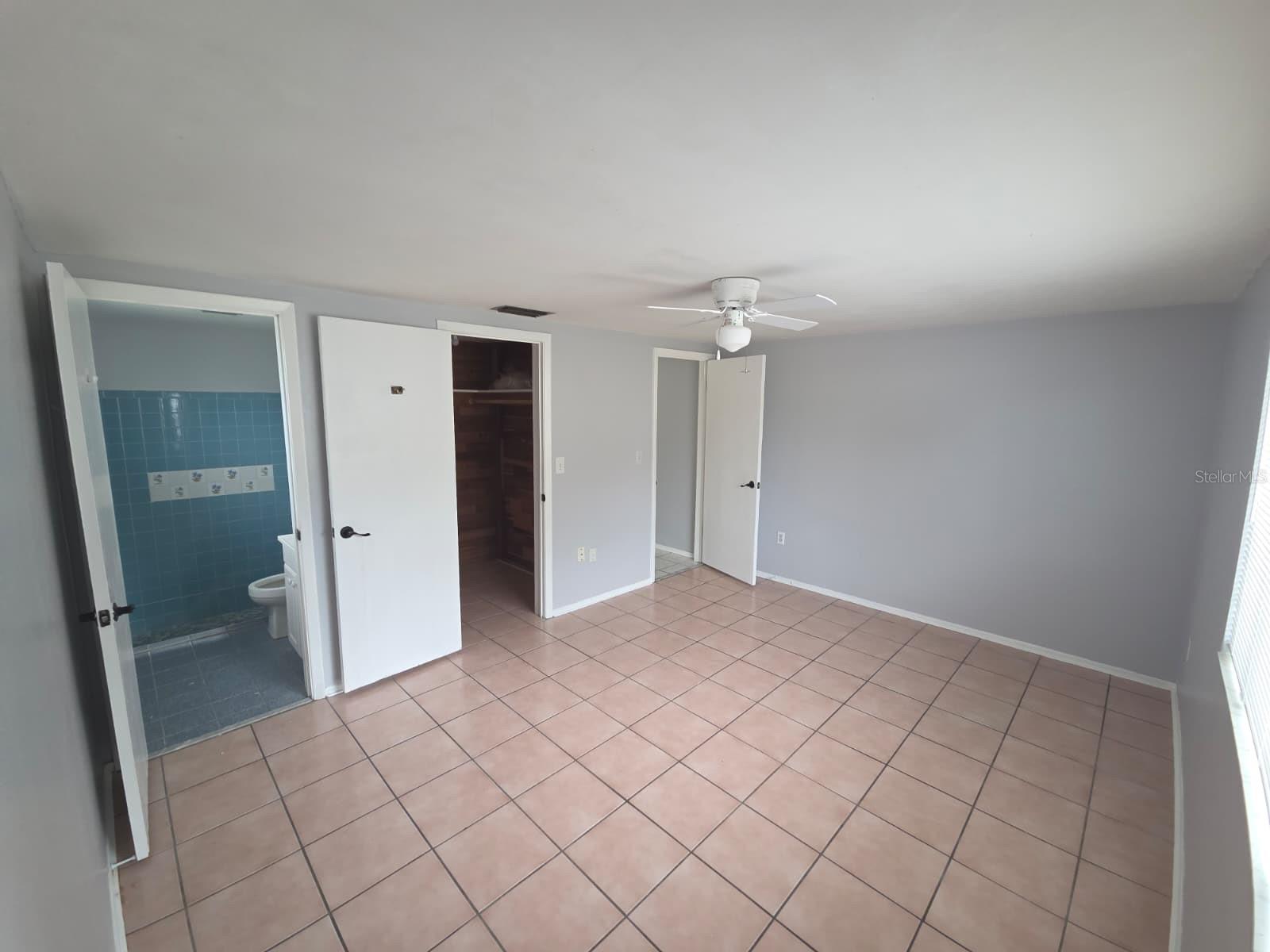 BEACON SQUARE - Residential Lease