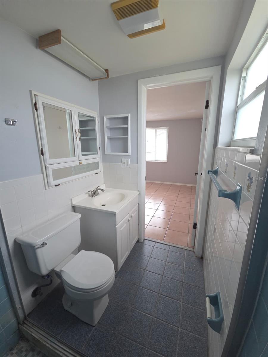 BEACON SQUARE - Residential Lease
