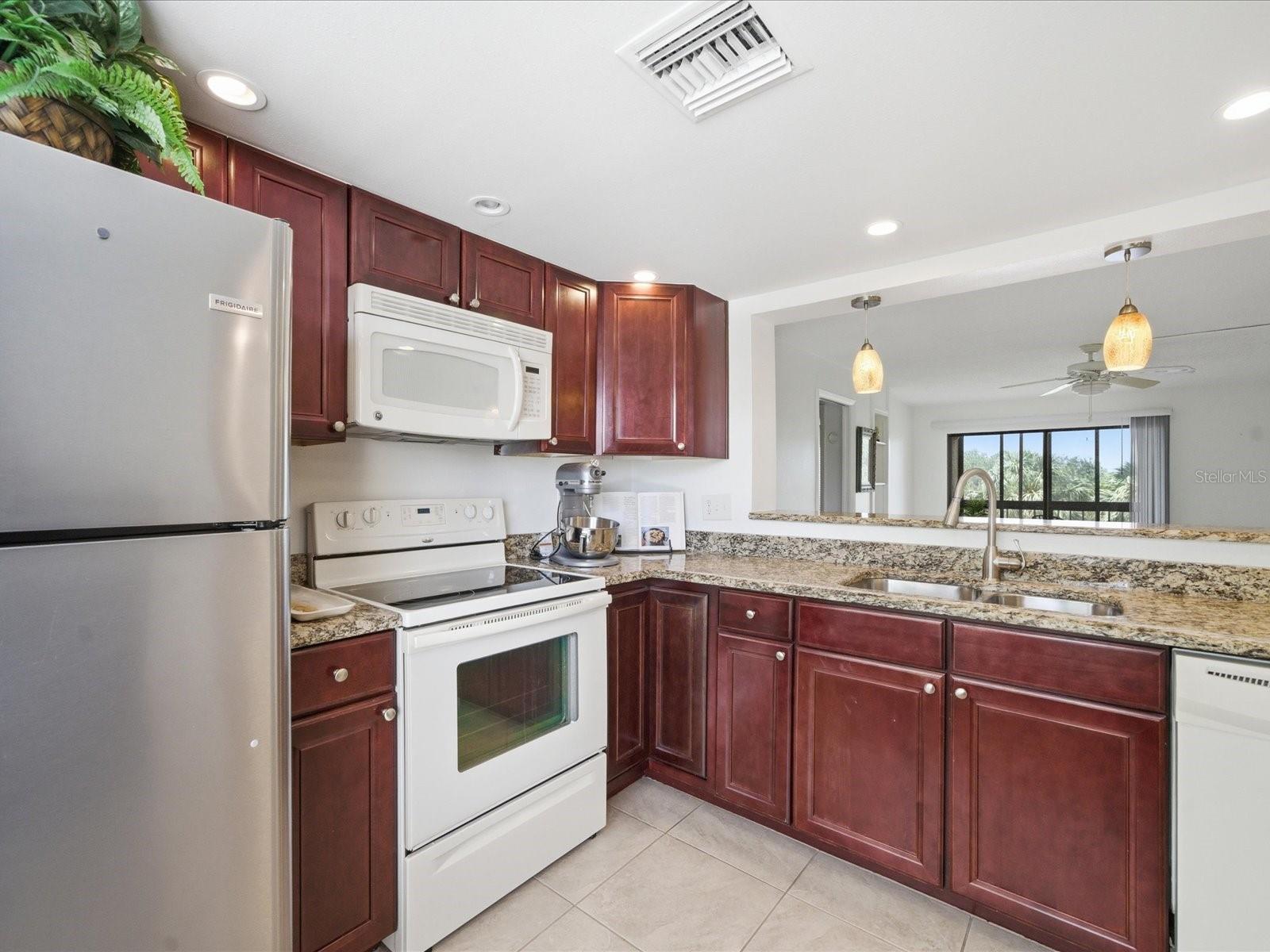 CARROLLWOOD VILLAGE GREENFIELD - Residential