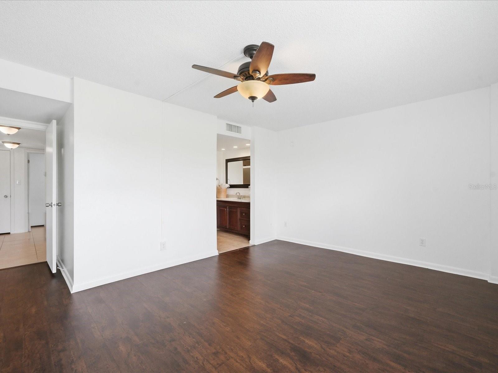 CARROLLWOOD VILLAGE GREENFIELD - Residential