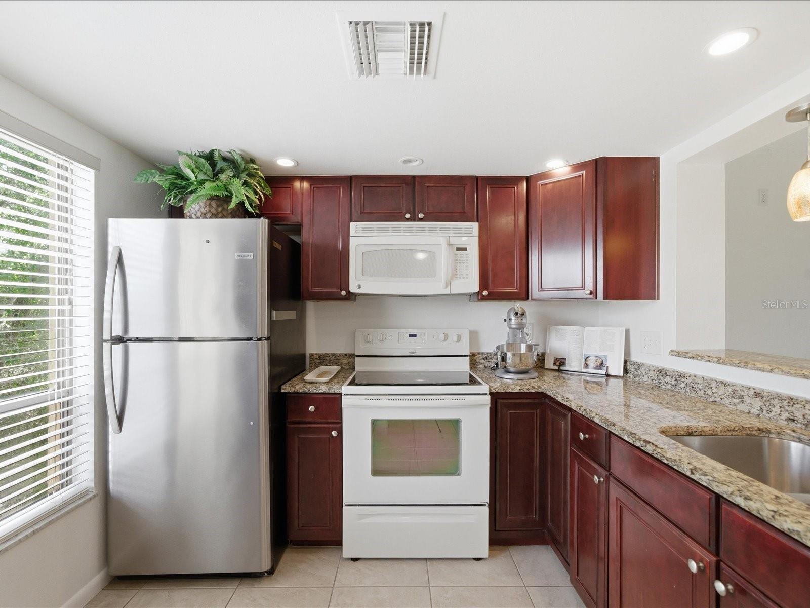 CARROLLWOOD VILLAGE GREENFIELD - Residential