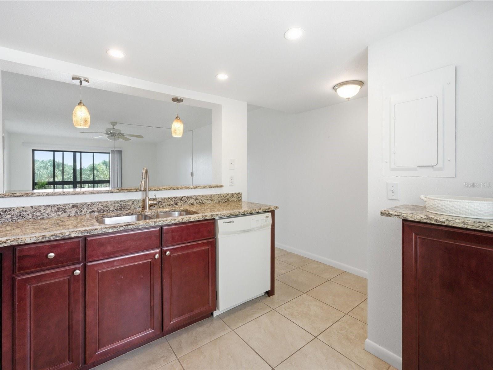 CARROLLWOOD VILLAGE GREENFIELD - Residential