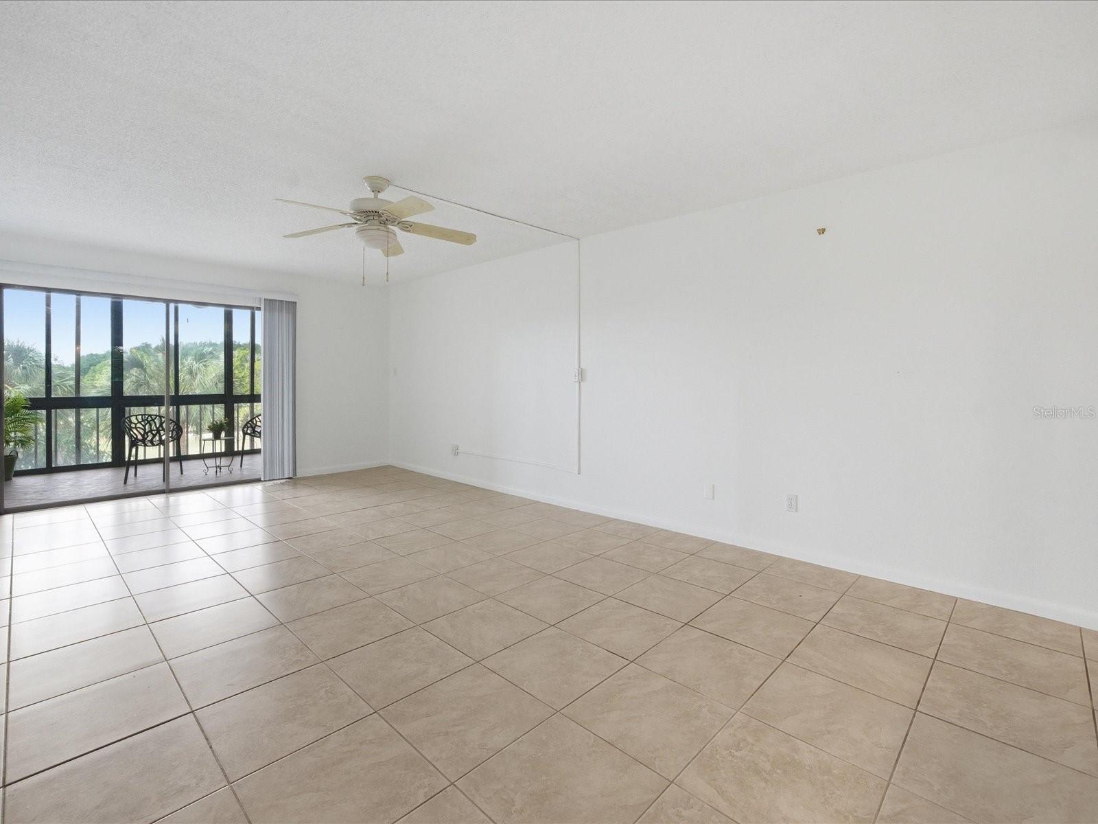 CARROLLWOOD VILLAGE GREENFIELD - Residential
