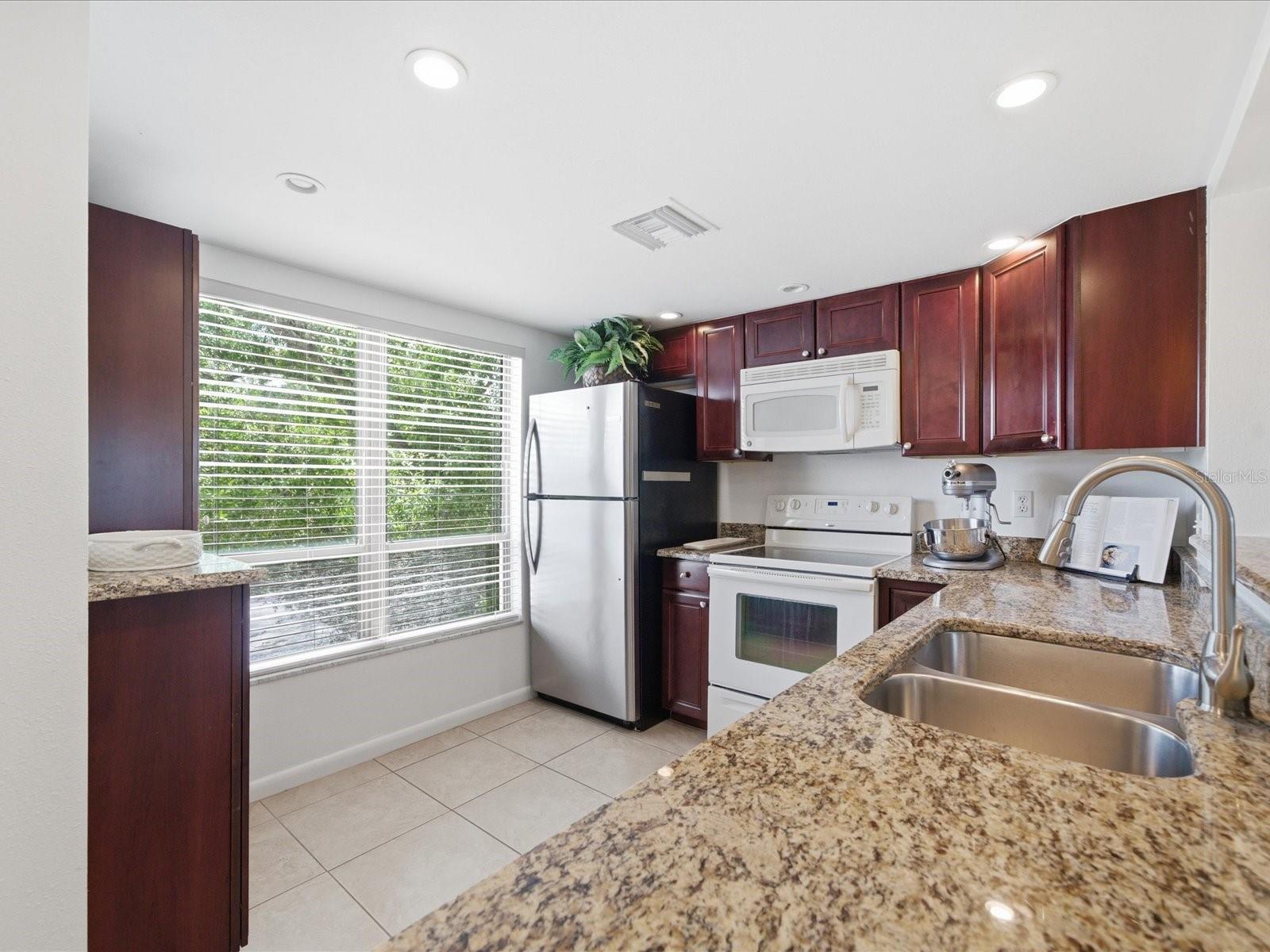 CARROLLWOOD VILLAGE GREENFIELD - Residential