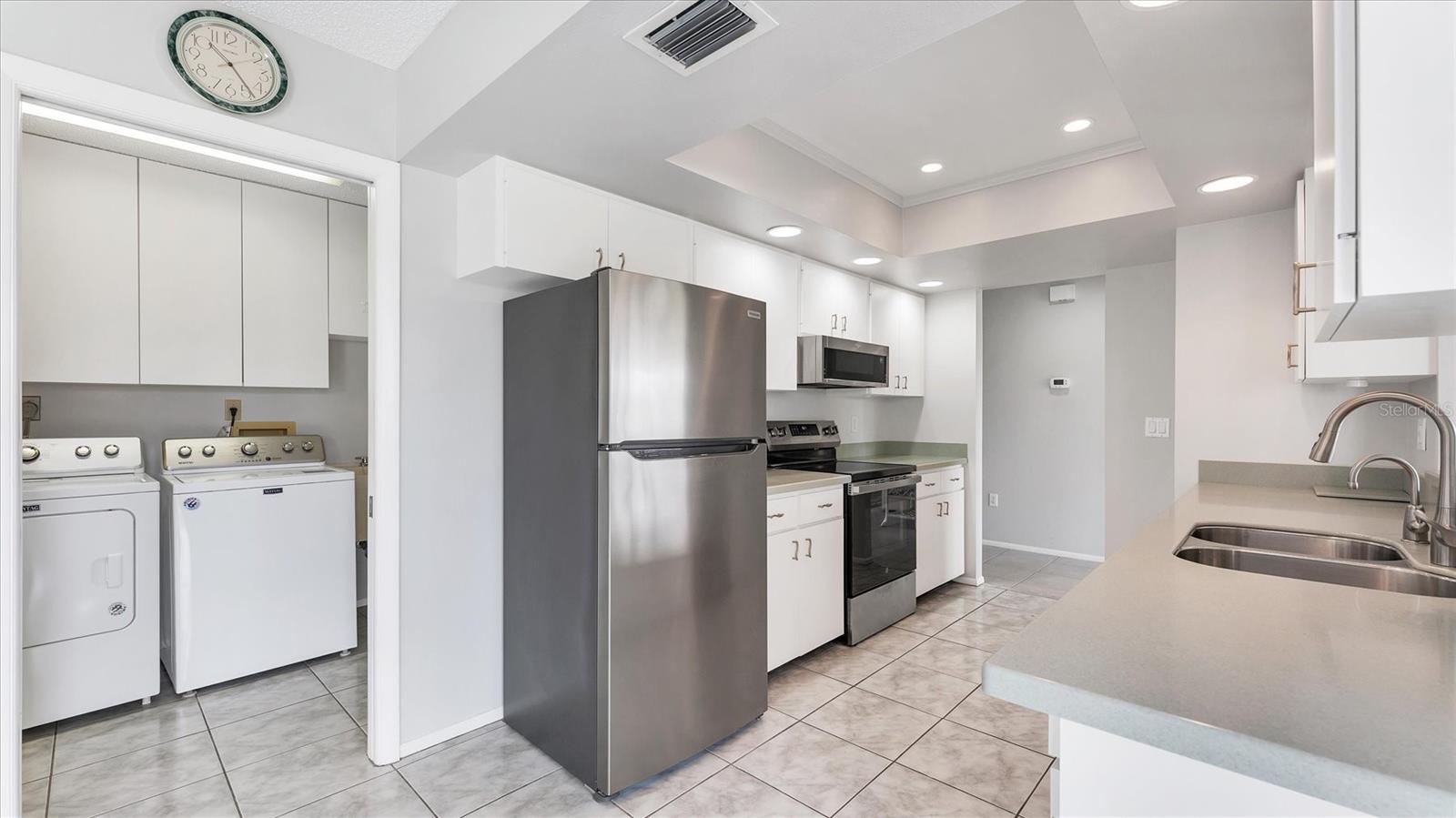 VILLAGE GREEN OF BRADENTON SEC 8 - Residential