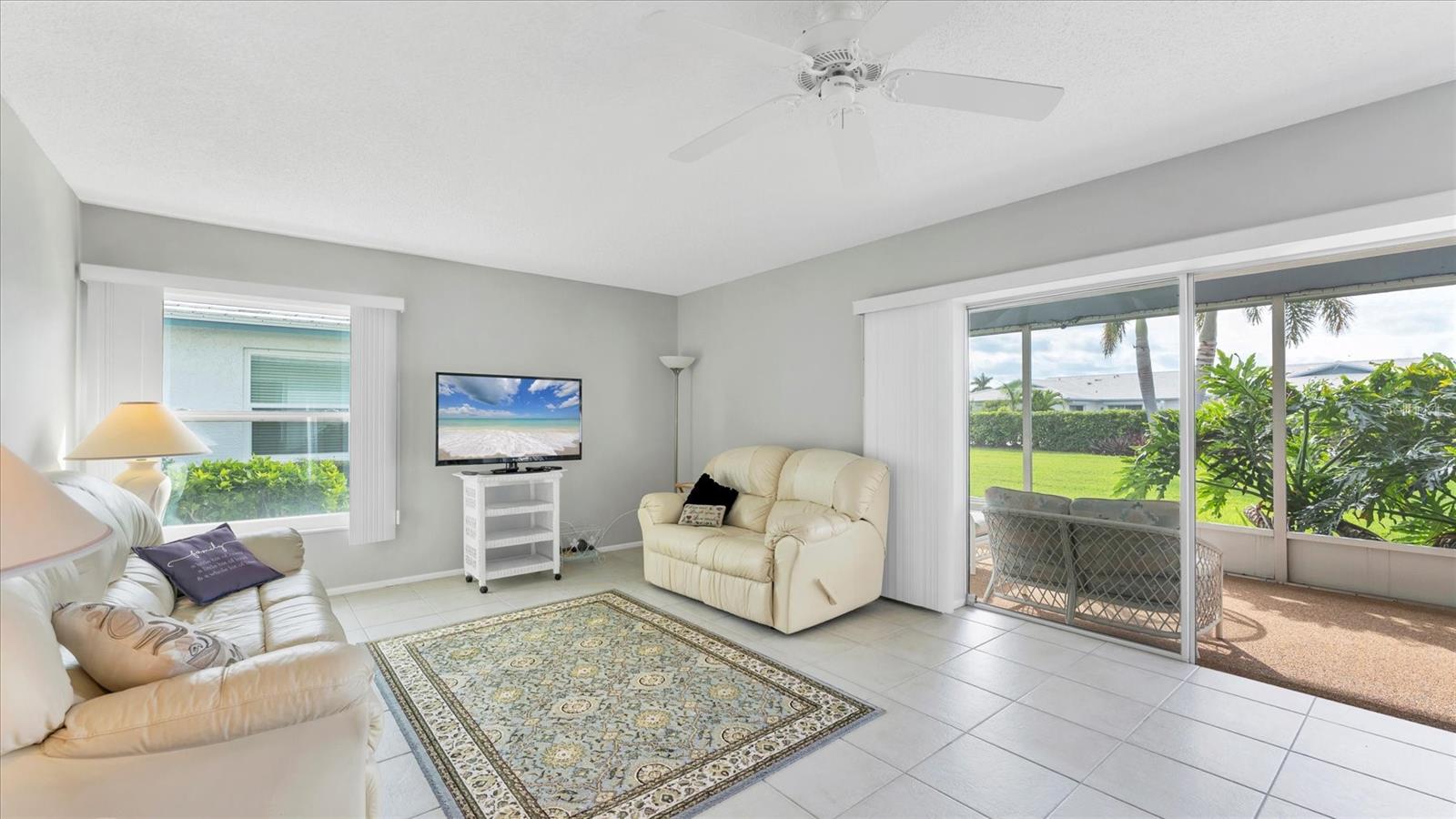 VILLAGE GREEN OF BRADENTON SEC 8 - Residential