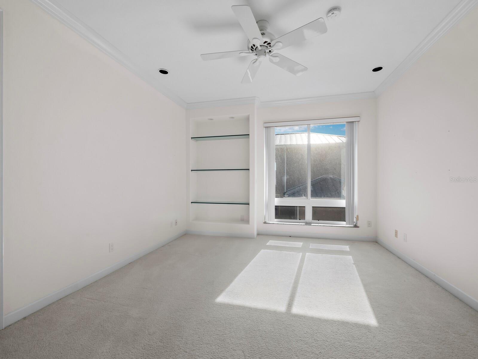 COUNTRY CLUB SHORES - Residential