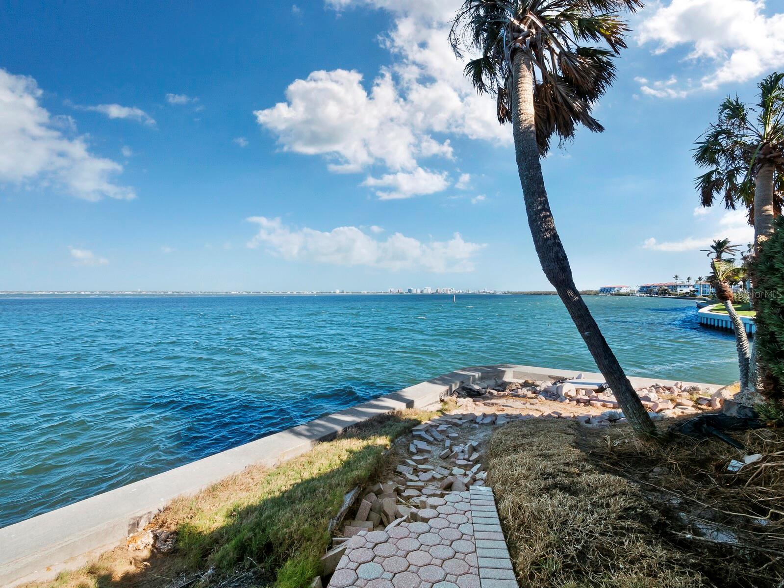 COUNTRY CLUB SHORES - Residential
