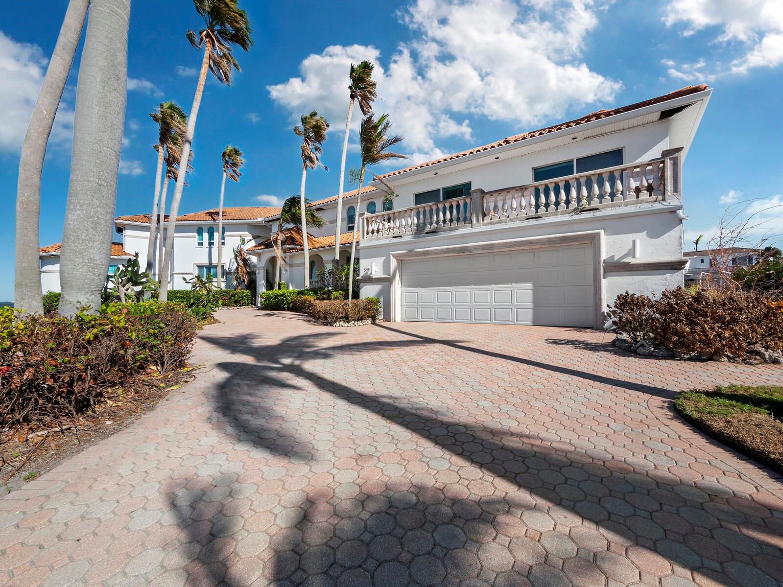 COUNTRY CLUB SHORES - Residential