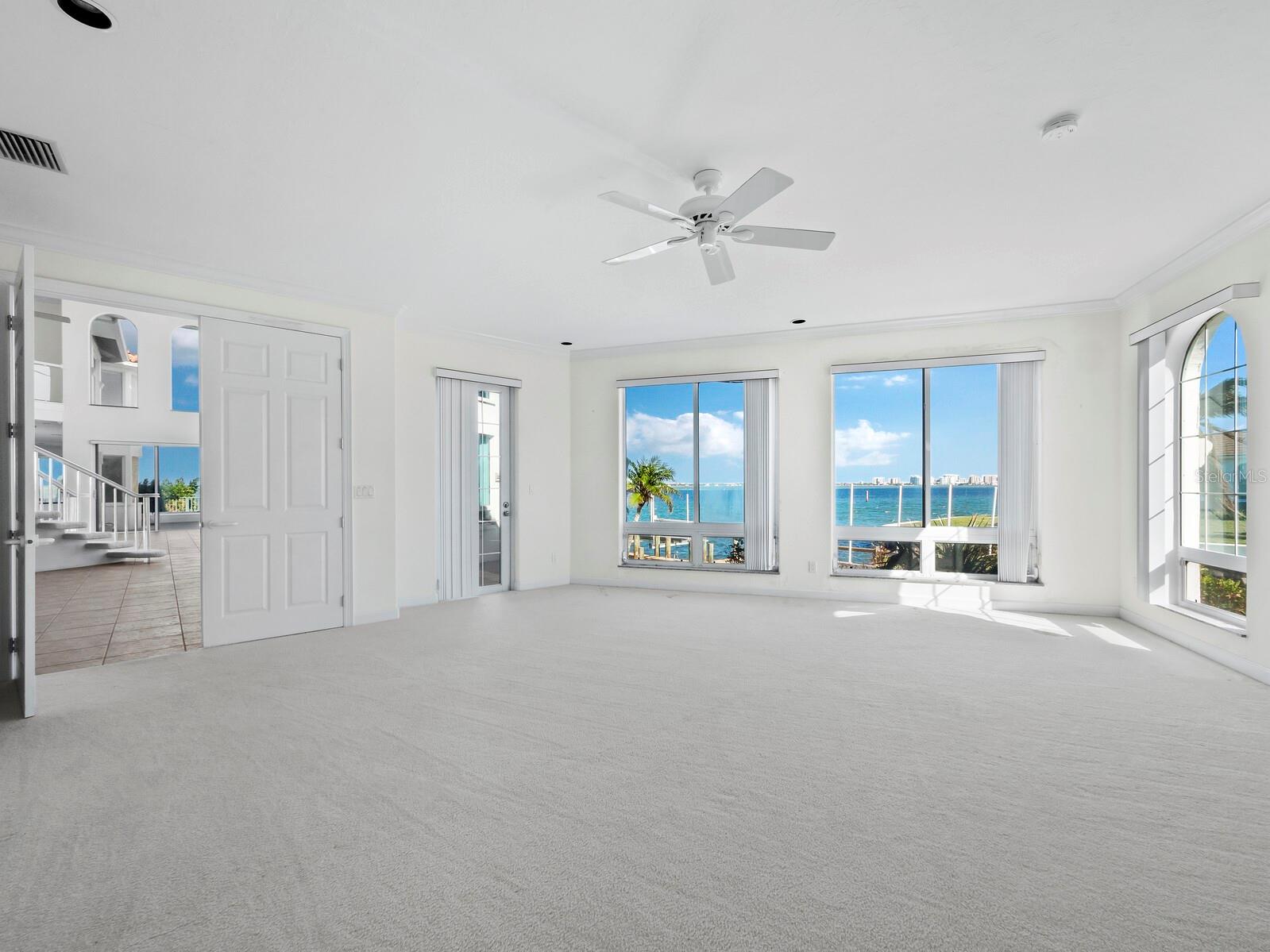 COUNTRY CLUB SHORES - Residential