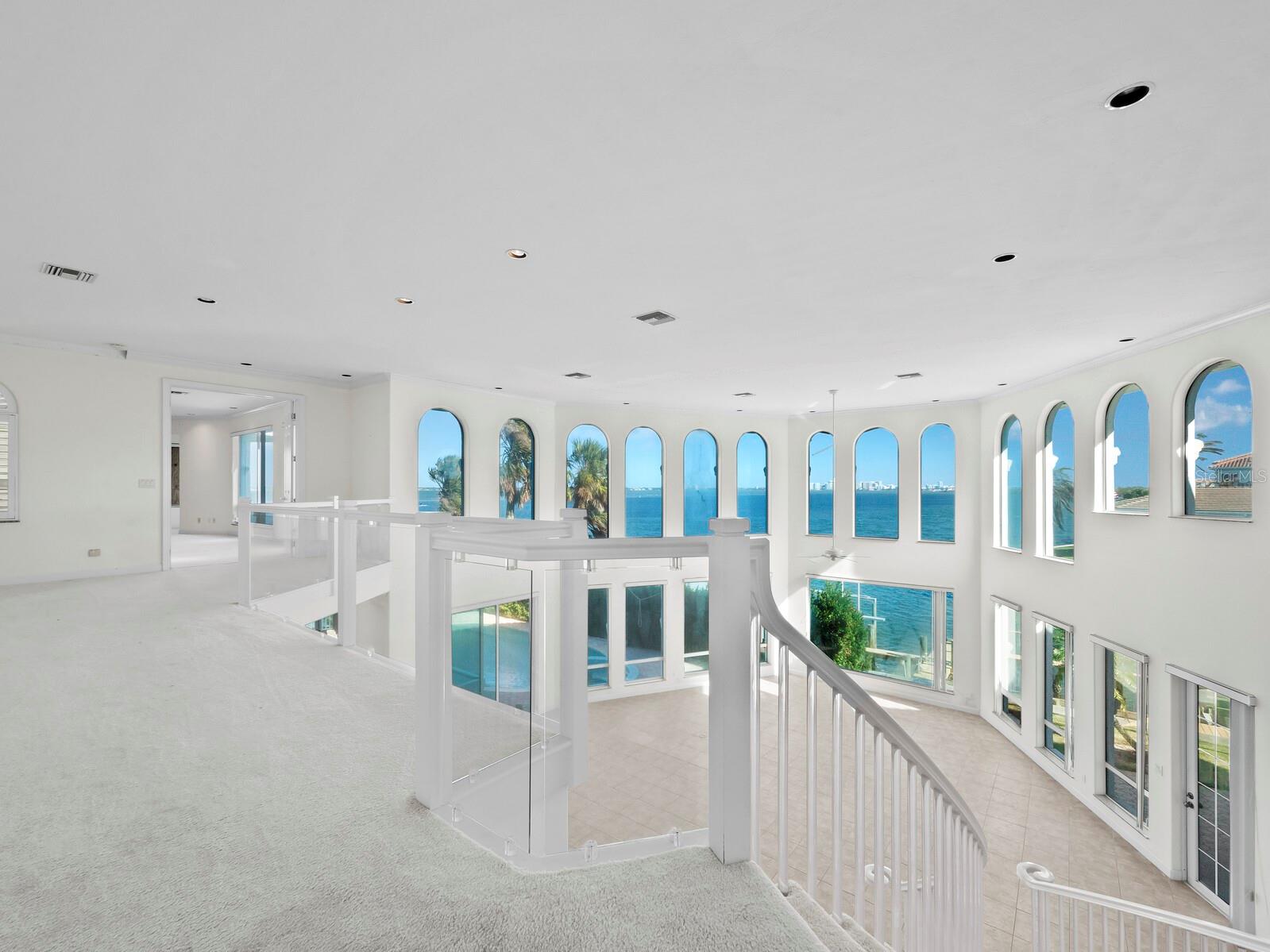 COUNTRY CLUB SHORES - Residential