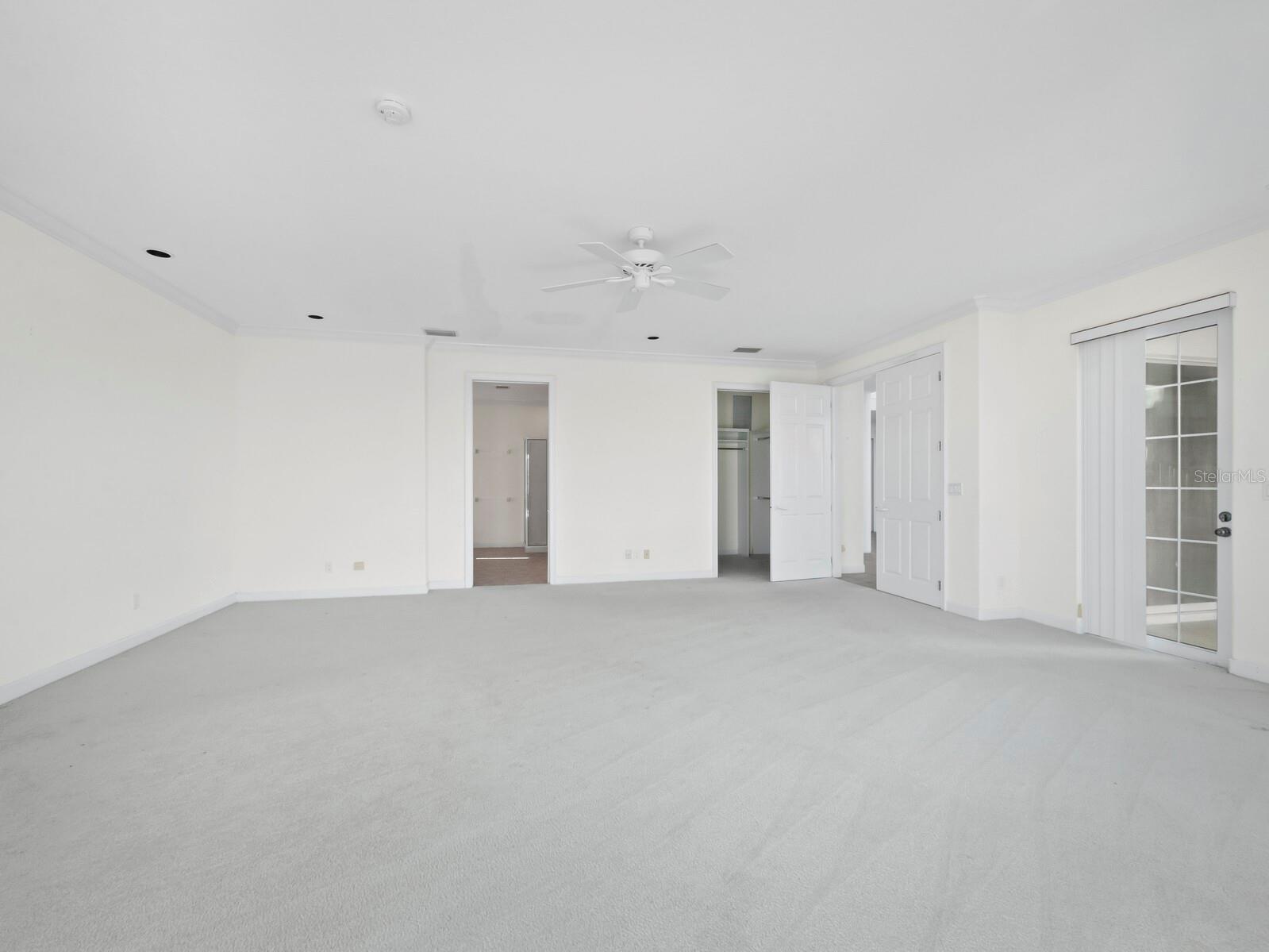 COUNTRY CLUB SHORES - Residential