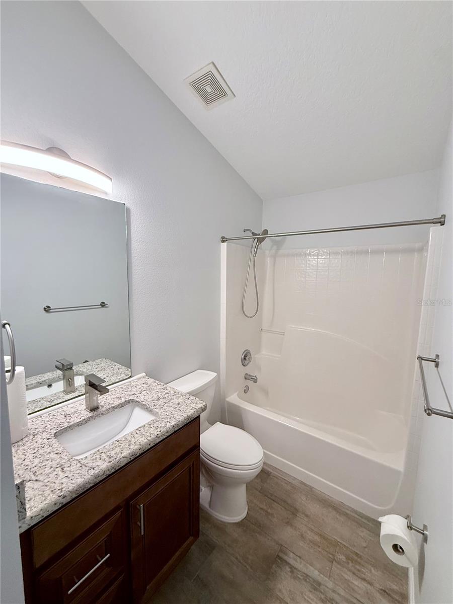 ROYAL RIDGE PH 03 - Residential Lease