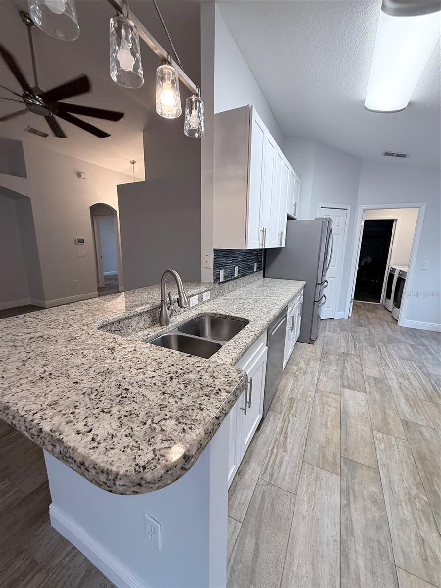 ROYAL RIDGE PH 03 - Residential Lease