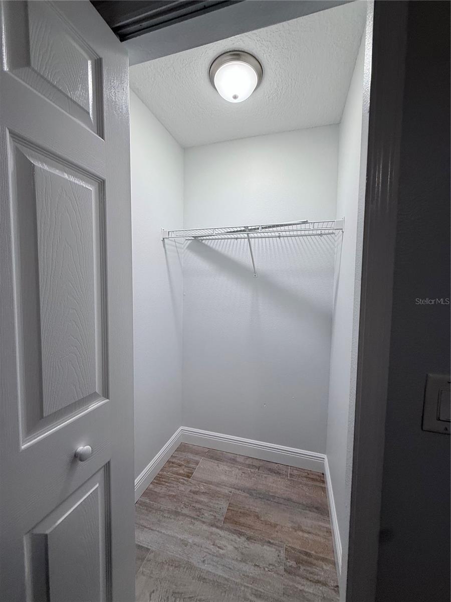 ROYAL RIDGE PH 03 - Residential Lease