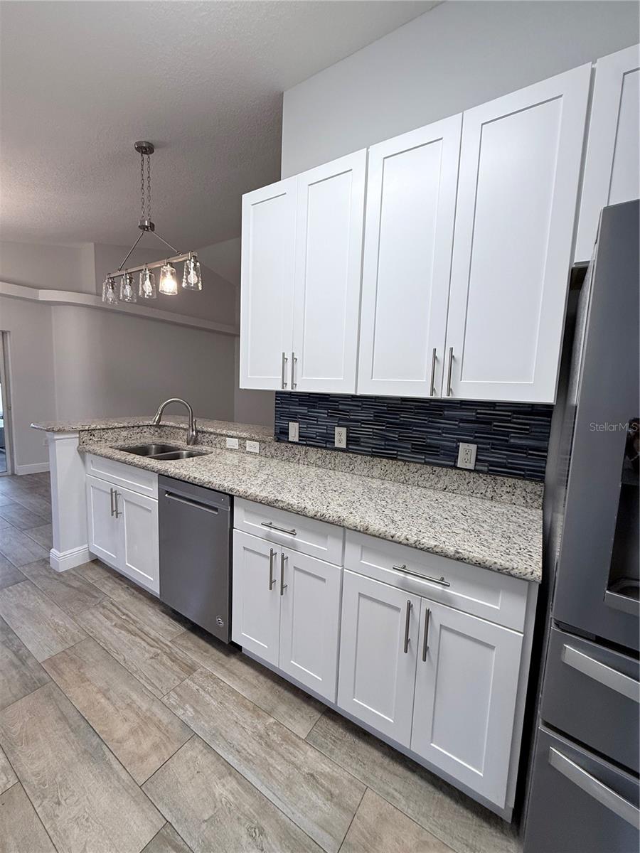 ROYAL RIDGE PH 03 - Residential Lease