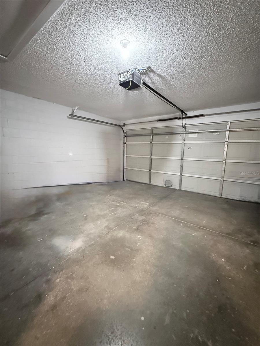 ROYAL RIDGE PH 03 - Residential Lease