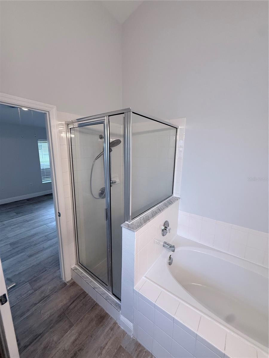 ROYAL RIDGE PH 03 - Residential Lease
