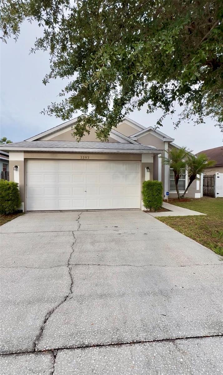ROYAL RIDGE PH 03 - Residential Lease