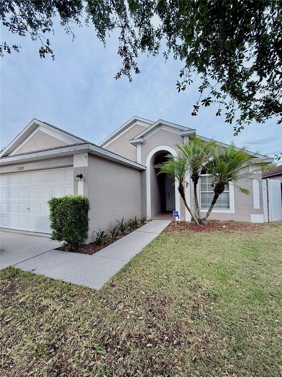 ROYAL RIDGE PH 03 - Residential Lease