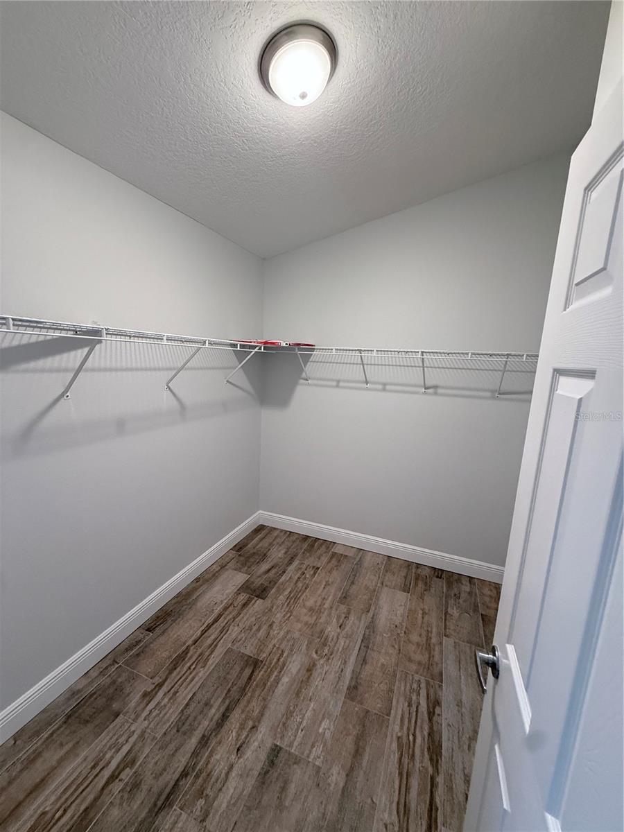 ROYAL RIDGE PH 03 - Residential Lease