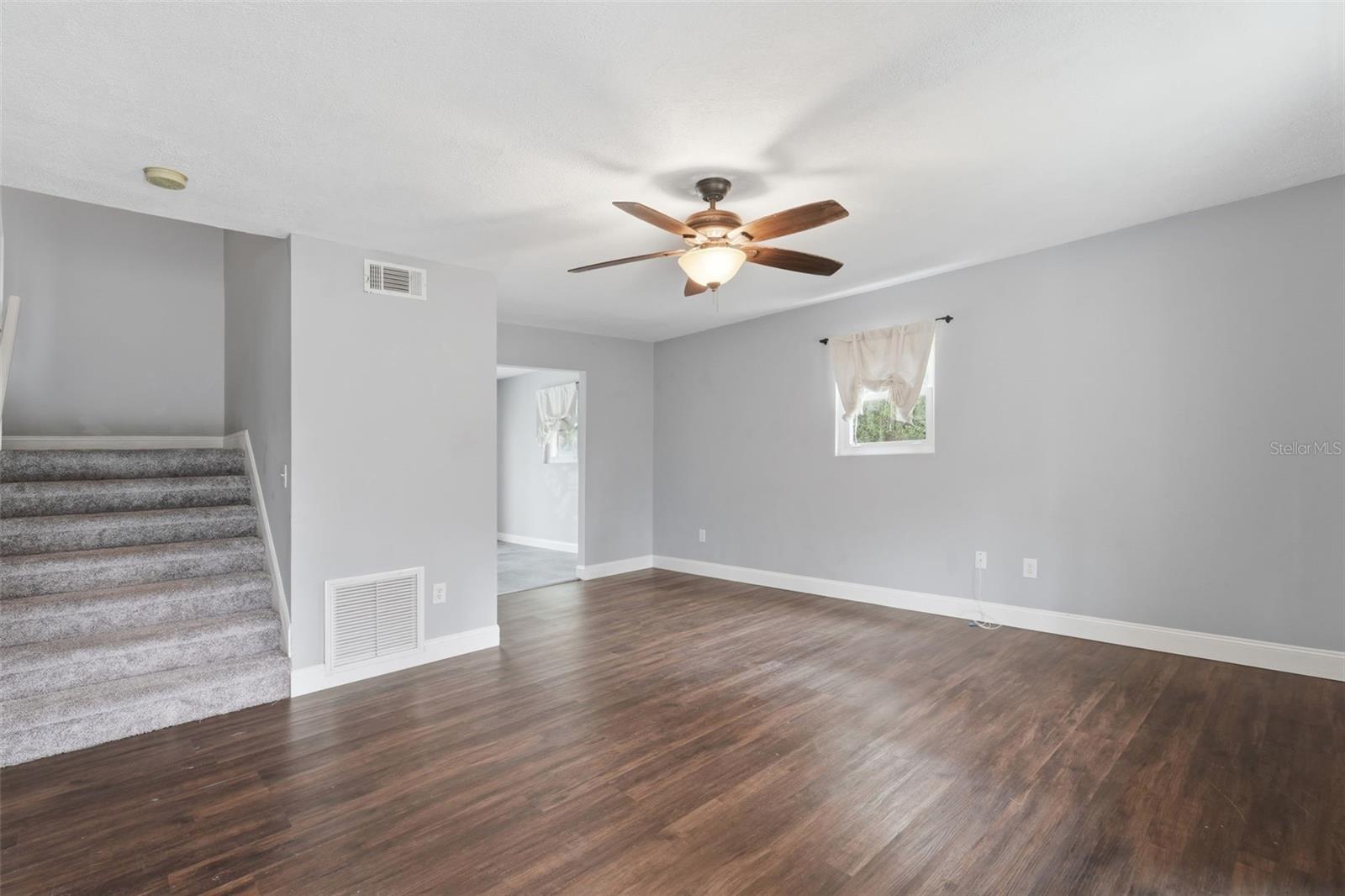 ROYAL TRAILS UNIT 01 - Residential