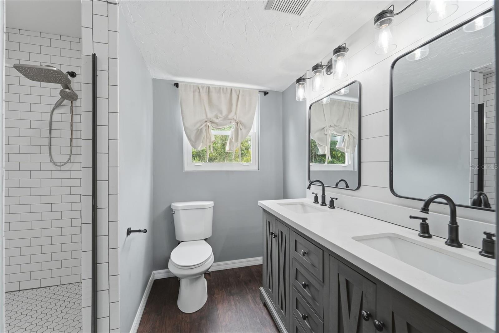 ROYAL TRAILS UNIT 01 - Residential