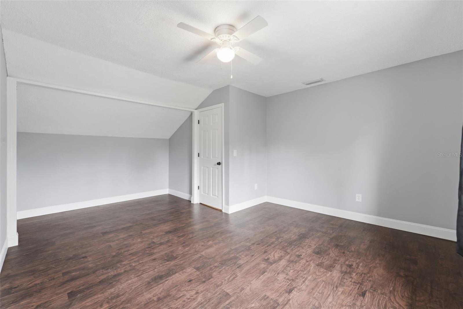 ROYAL TRAILS UNIT 01 - Residential