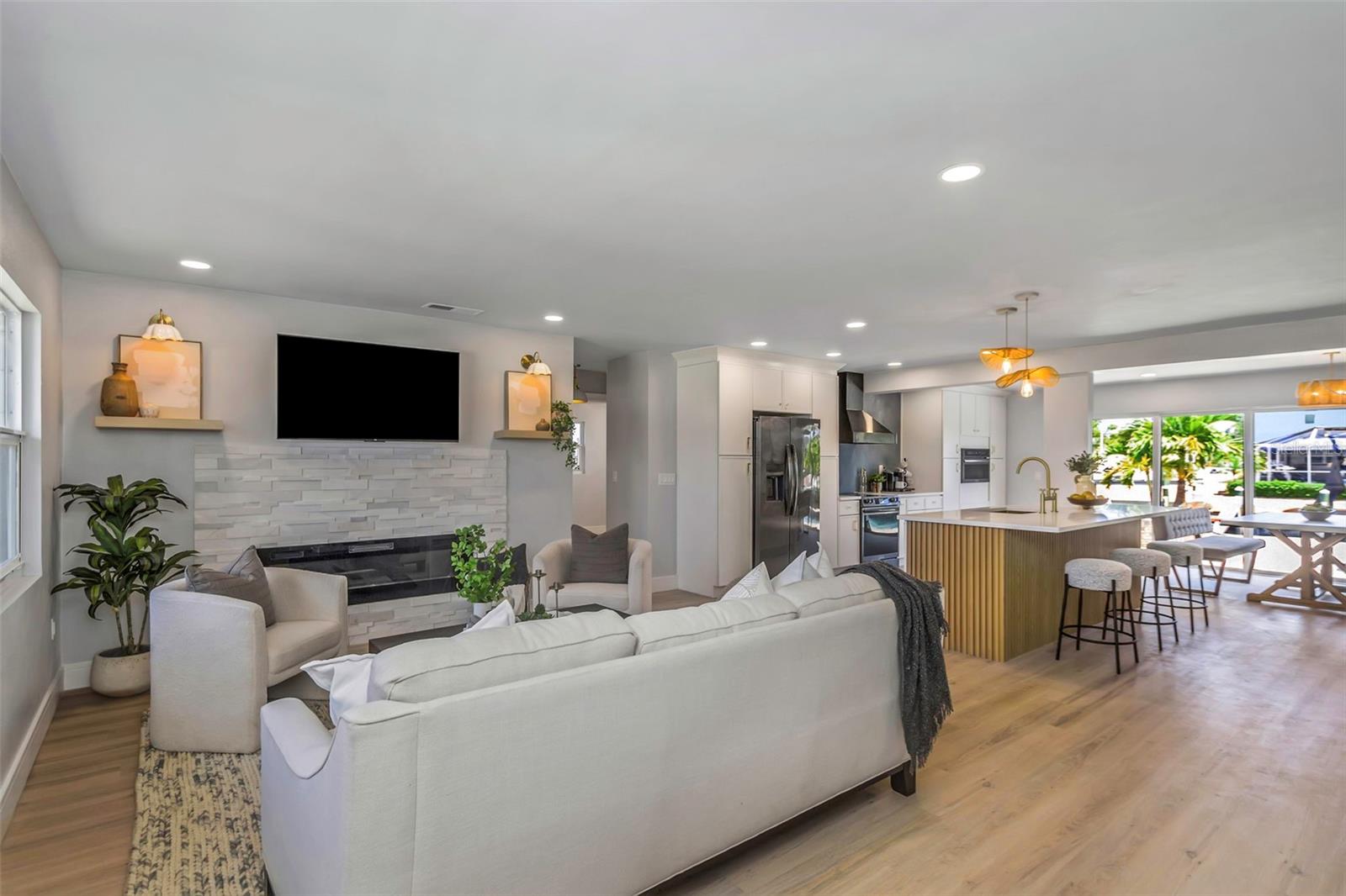 FLAMINGO CAY FIRST UNIT - Residential