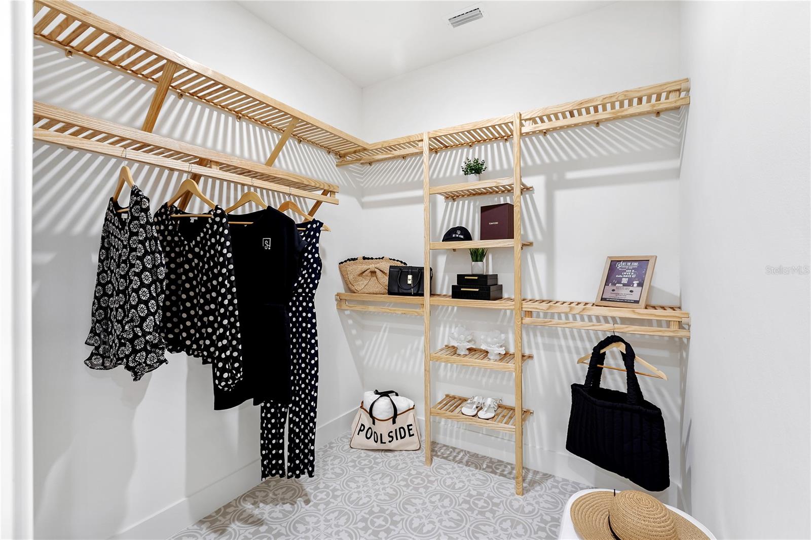 BAY SHORE ACRES - Residential