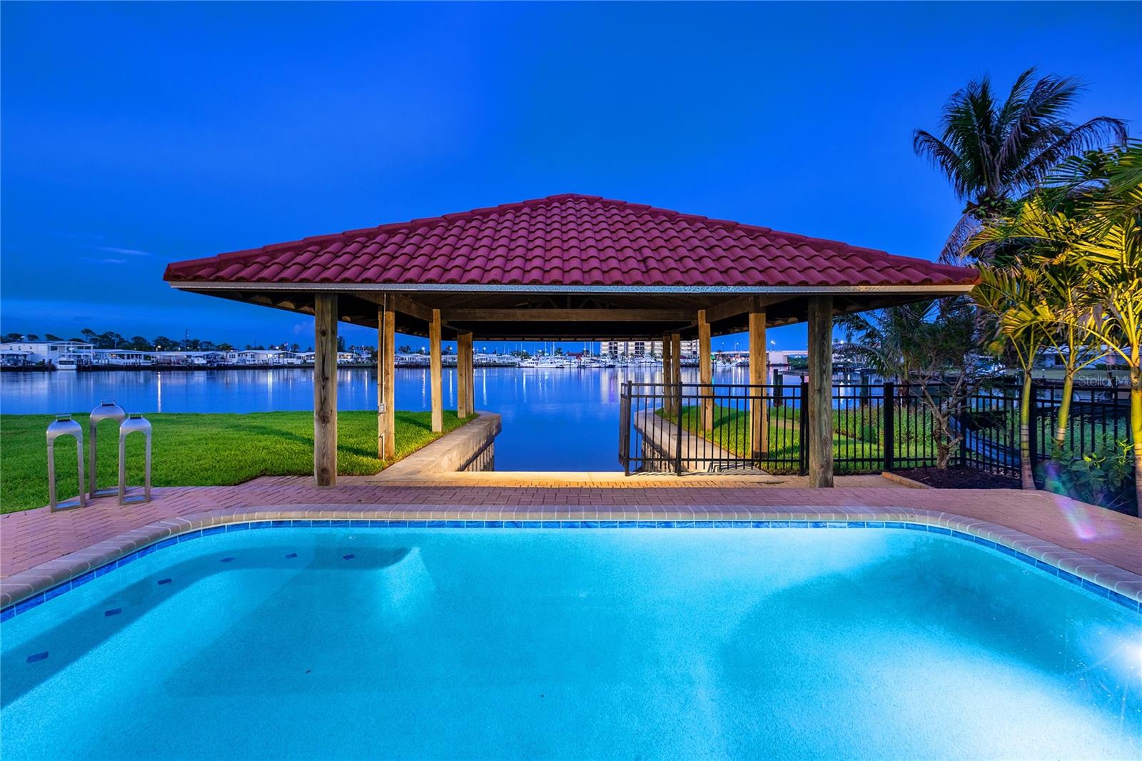 BAY SHORE ACRES - Residential