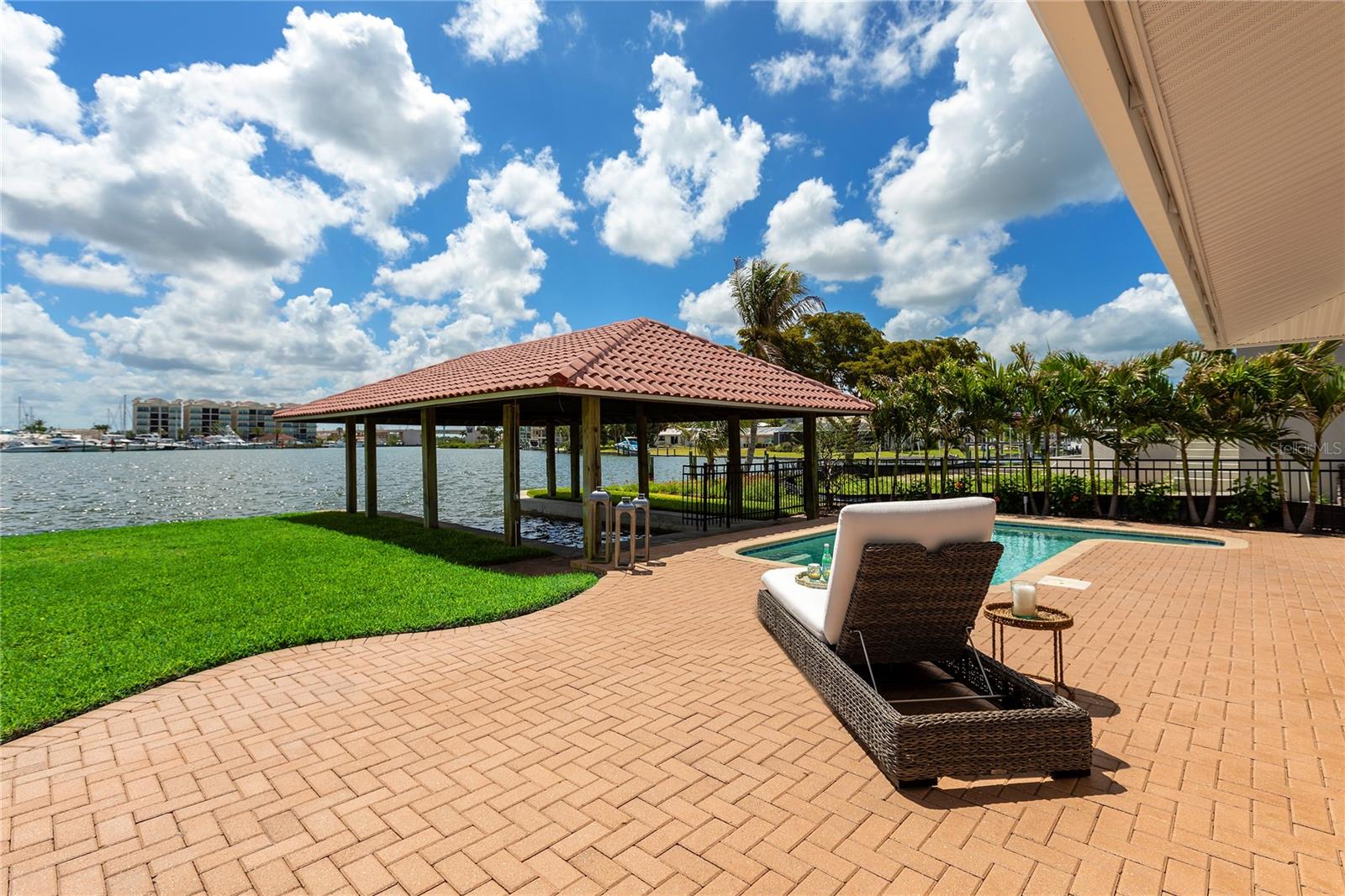 BAY SHORE ACRES - Residential