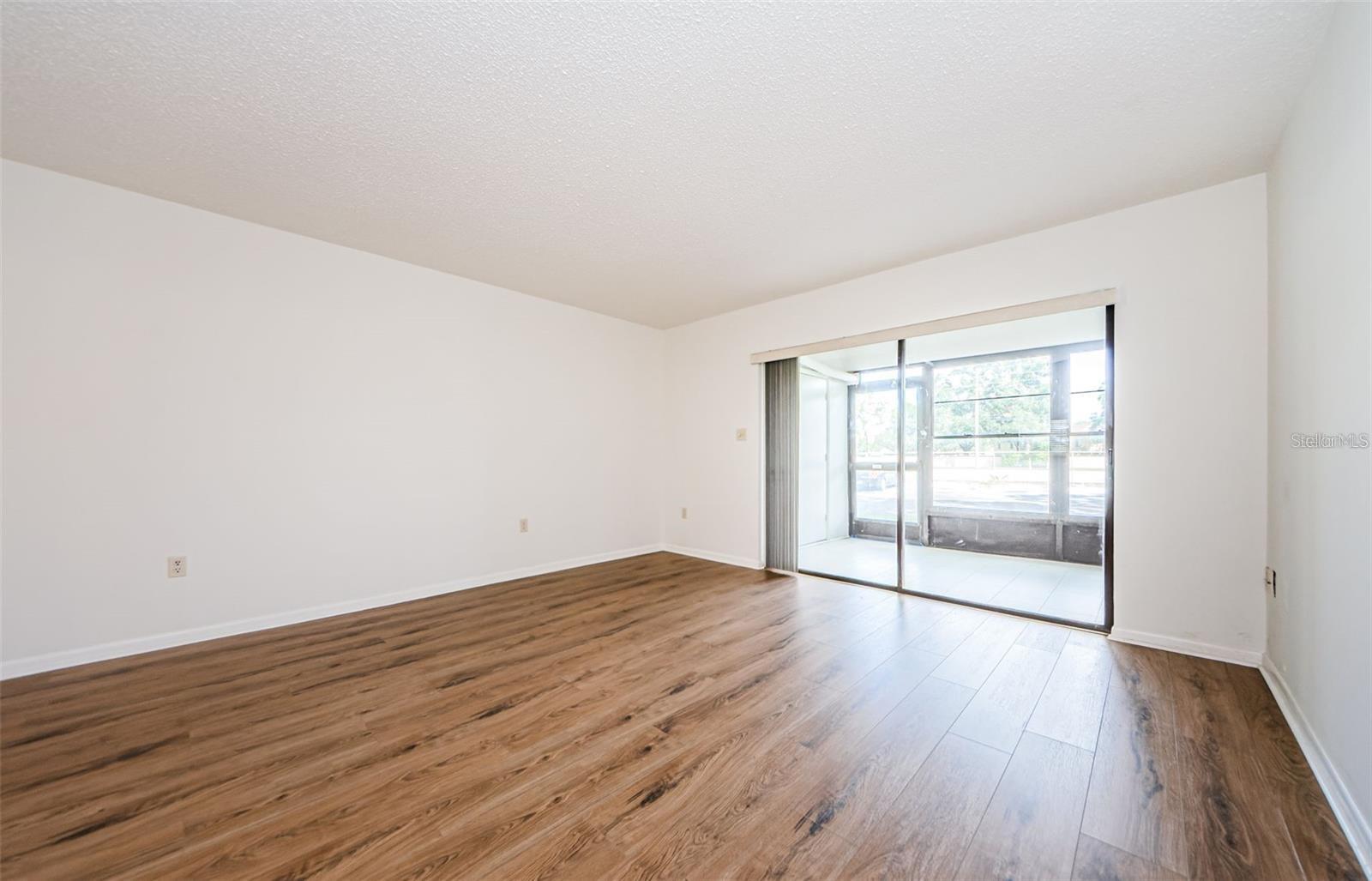 RUSTLEWOOD AT COUNTRYSIDE CONDO - Residential